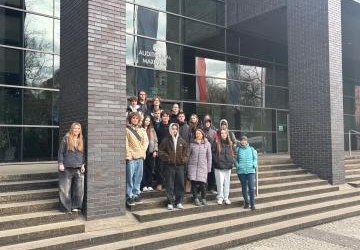 Z WIZYTĄ NA WYDZIALE PRAWA I ADMINISTRACJI UNIWERSYTETU JAGIELLOŃSKIEGO – SYMULACJA ROZPRAWY SĄDOWEJ Z UDZIAŁEM UCZNIÓW ZS PROSZOWICE