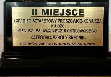 SUKCES UCZNIÓW ZS PROSZOWICE - II MIEJSCE W XXIV BIEGACH SZTAFETOWYCH PROSZOWICE-KONIUSZA KU CZCI GEN. BOLESŁAWA NIECZUI-OSTROWSKIEGO