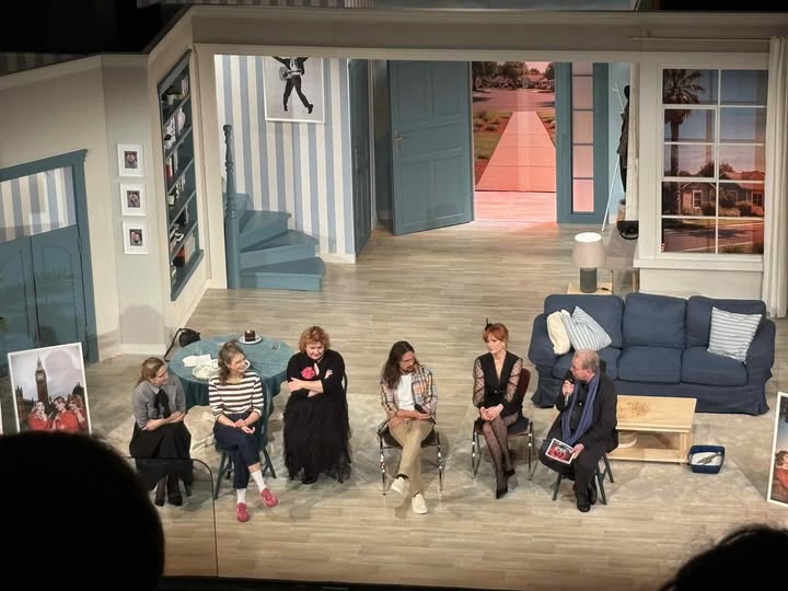 MŁODZIEŻ ZS PROSZOWICE NA SPEKTAKLU PT. „UMRZEĆ ZE ŚMIECHU” W KRAKOWSKIM TEATRZE 