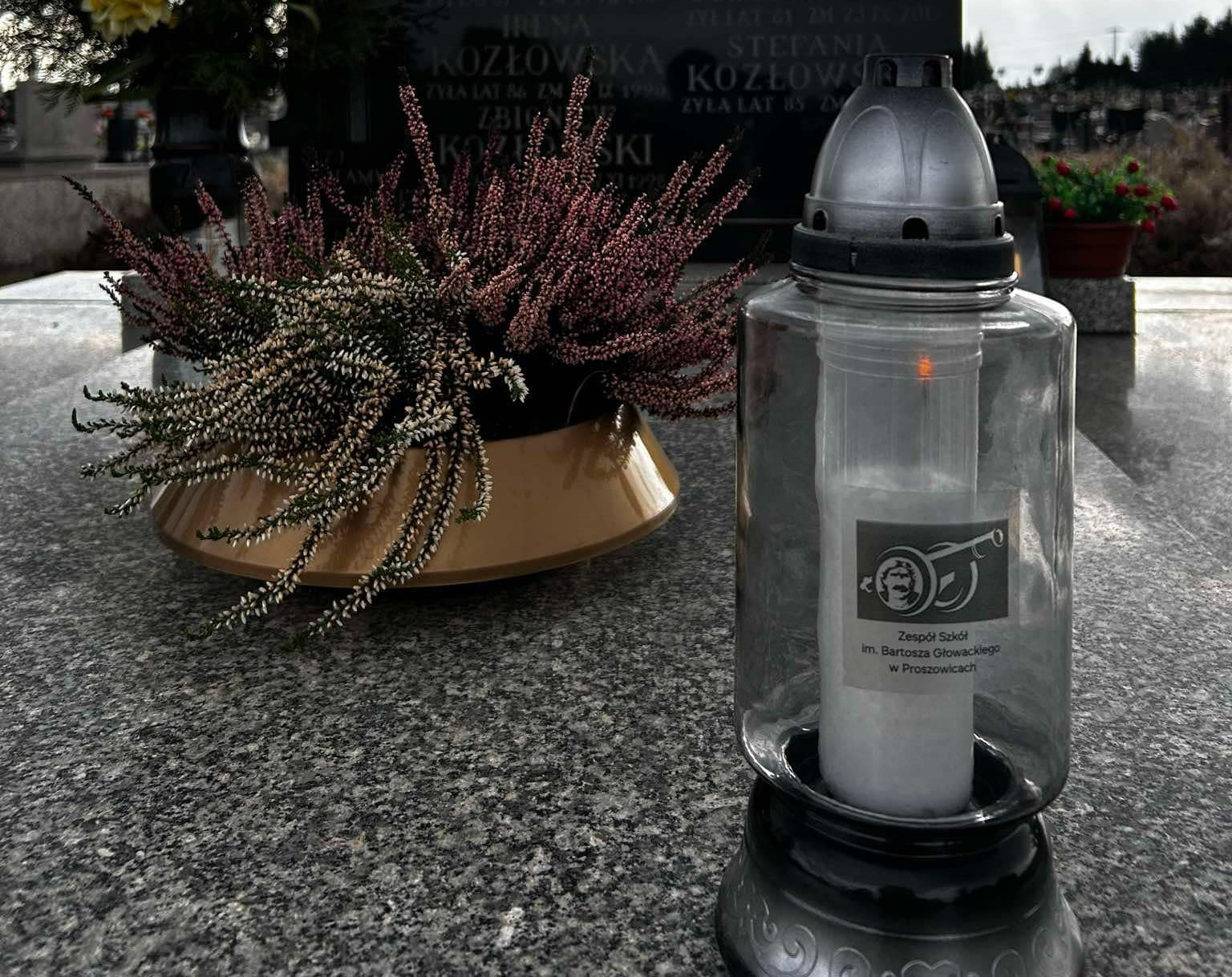 PAMIĘĆ O TYCH, KTÓRZY UCZYLI I WYCHOWYWALI …