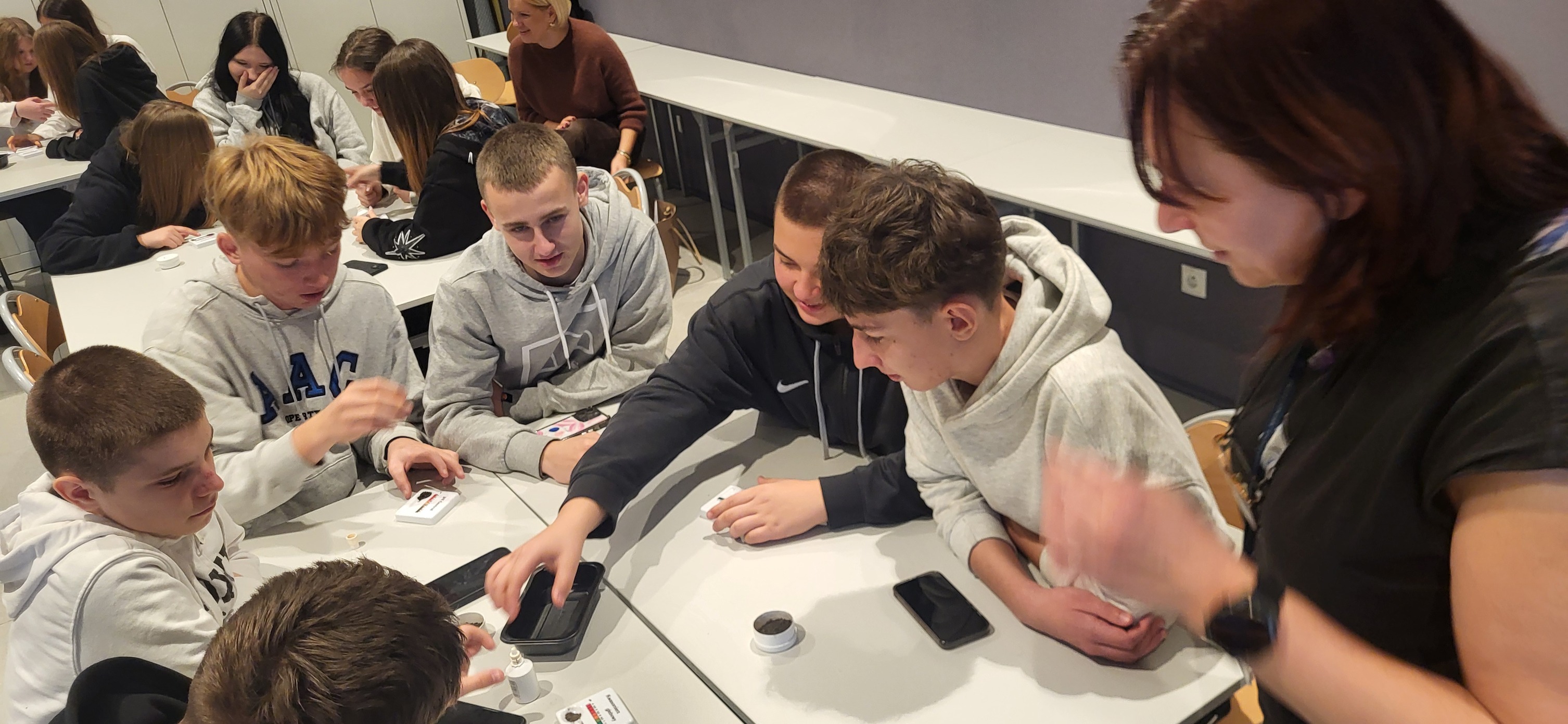 SPOTKANIE Z PREHISTORIĄ, ILUZJĄ I GRINCHEM