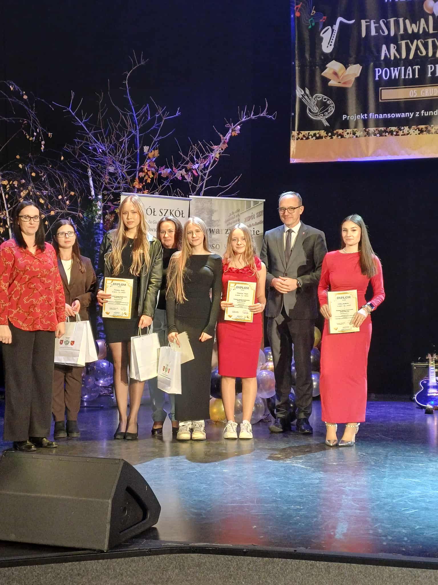 UCZENNICE ZS PROSZOWICE LAUREATKAMI FESTIWALU TALENTÓW ARTYSTYCZNYCH – POWIAT PEŁEN PASJI