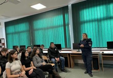 O KONSEKWENCJACH PRAWNYCH W ŚRODOWISKU SZKOLNYM - PRELEKCJA POLICJANTÓW KPP W PROSZOWICACH DLA UCZNIÓW SZKOŁY BRANŻOWEJ I STOPNIA ZS PROSZOWICE