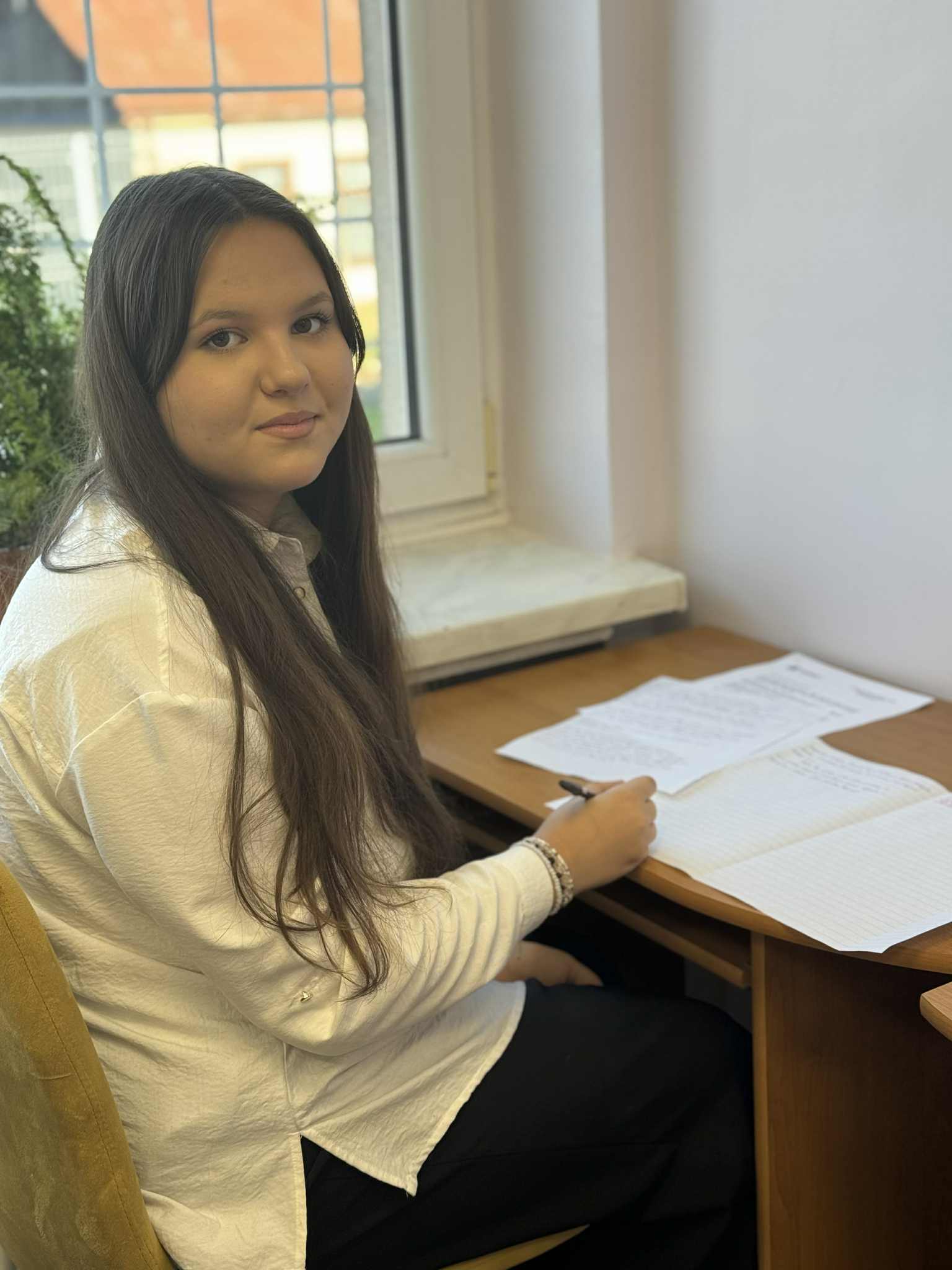 LICEALISTKA ZS PROSZOWICE ZAKWALIFIKOWAŁA SIĘ DO ETAPU OKRĘGOWEGO LVI OLIMPIADY LITERATURY I JĘZYKA POLSKIEGO