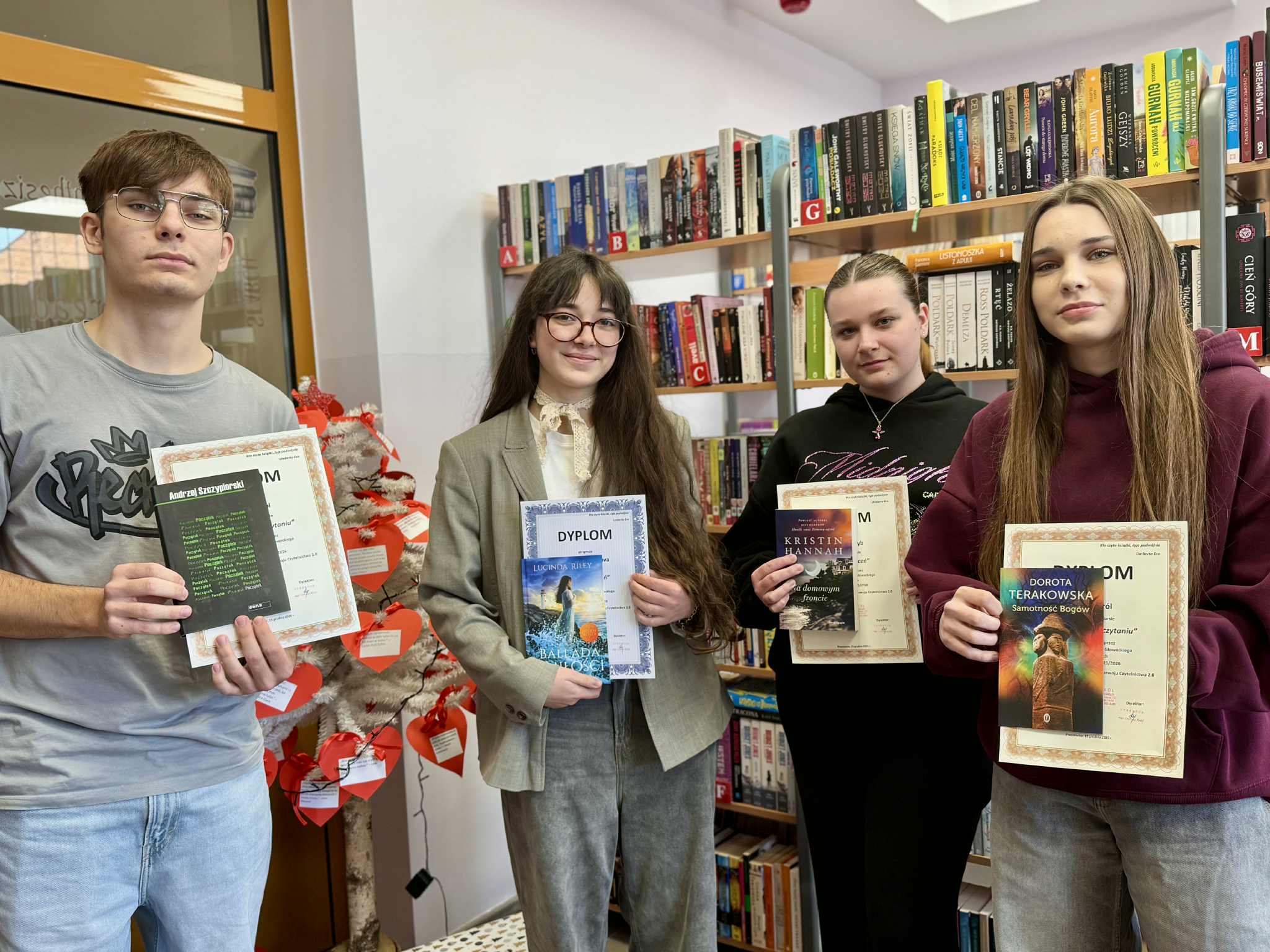 TO BĘDĄ ŚWIĘTA Z DOBRĄ KSIĄŻKĄ – WRĘCZENIE NAGRÓD LAUREATOM KONKURSÓW