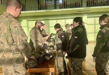 SZKOLENIE KLAS MUNDUROWYCH Z ŻOŁNIERZAMI 5 PUŁKU DOWODZENIA