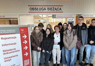 WIZYTA ZAWODOZNAWCZA UCZNIÓW TECHNIKUM EKONOMICZNEGO W URZĘDZIE SKARBOWYM W PROSZOWICACH
