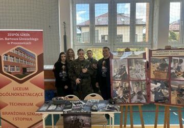 OD MARZEŃ DO KARIERY – PREZENTACJA ZS PROSZOWICE PODCZAS SZKOLNEGO FESTIWALU ZAWODÓW W KOSZYCACH
