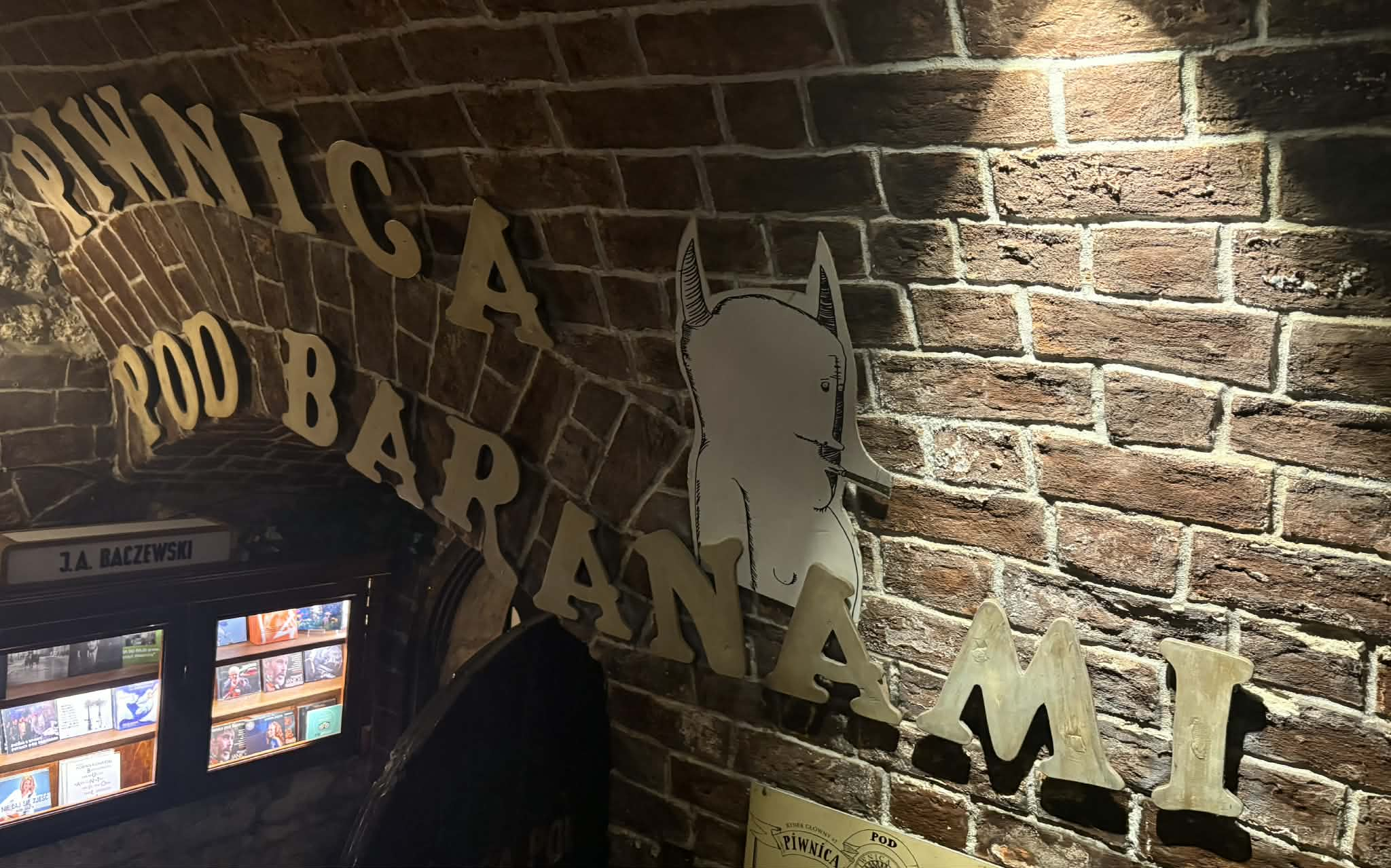 LICEALISTKA ZS PROSZOWICE LAUREATKĄ X EDYCJI OGÓLNOPOLSKIEGO KONKURSU POETYCKO-PLASTYCZNEGO „POETYCKIE JASKÓŁKI”