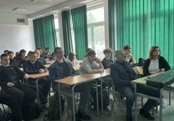 MŁODZIEŻ A PRAWO - PRELEKCJA FUNCJONARIUSZY KPP W PROSZOWICACH DLA UCZNIÓW ZS PROSZOWICE