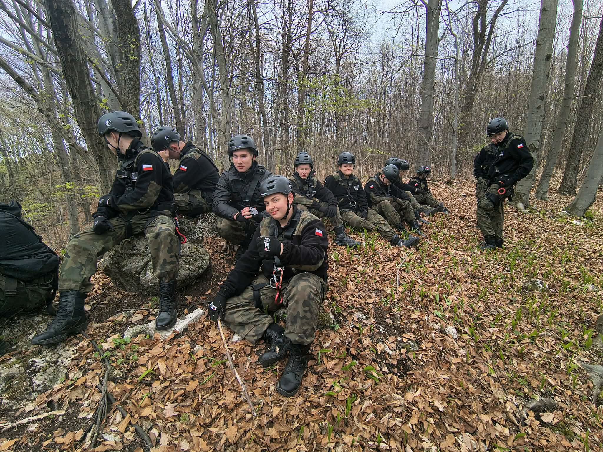 OBÓZ SZKOLENIOWY UCZNIÓW KLAS MUNDUROWYCH ZS PROSZOWICE W JERZMANOWICACH