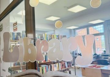 CZYTAJĄCA SZKOŁA - ZS PROSZOWICE ŚWIĘTUJE ŚWIATOWY DZIEŃ KSIĄŻKI I PRAW AUTORSKICH