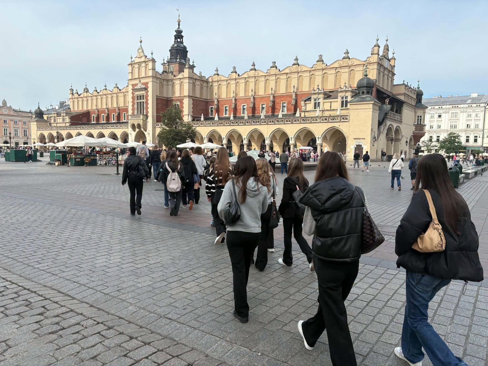 INTEGRACJA I KULTURA: KLASY PIERWSZE Z WIZYTĄ W KRAKOWIE