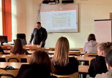 KULISY ZAWODU REPORTERA - WARSZTATY DZIENNIKARSKIE W ZS PROSZOWICE