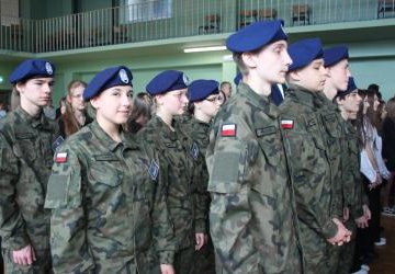 UROCZYSTE ŚLUBOWANIE UCZNIÓW KLAS PIERWSZYCH ORAZ DZIEŃ EDUKACJI NARODOWEJ W ZS PROSZOWICE
