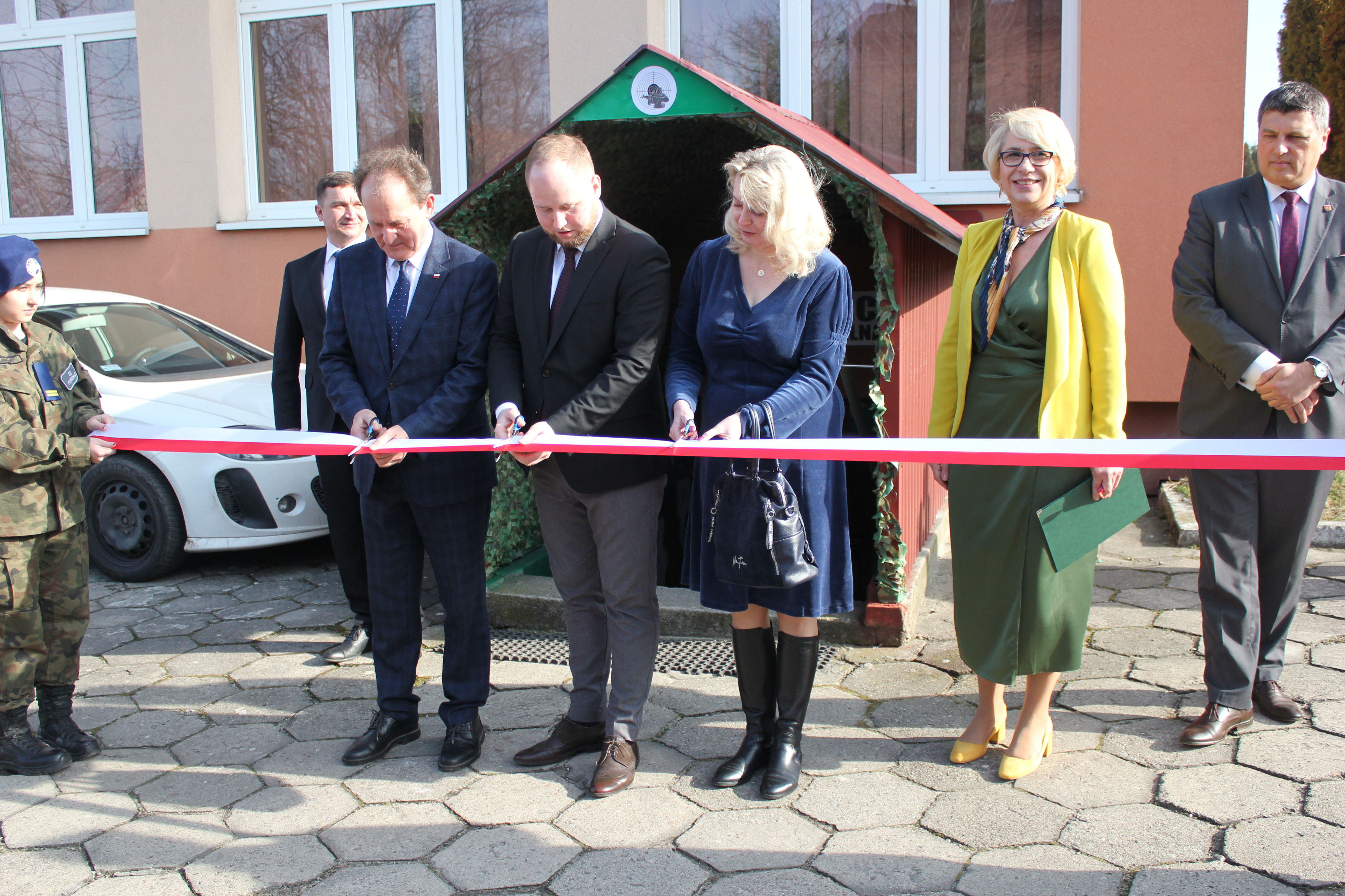 UROCZYSTE OTWARCIE WIRTUALNEJ STRZELNICY LASEROWEJ W ZS PROSZOWICE